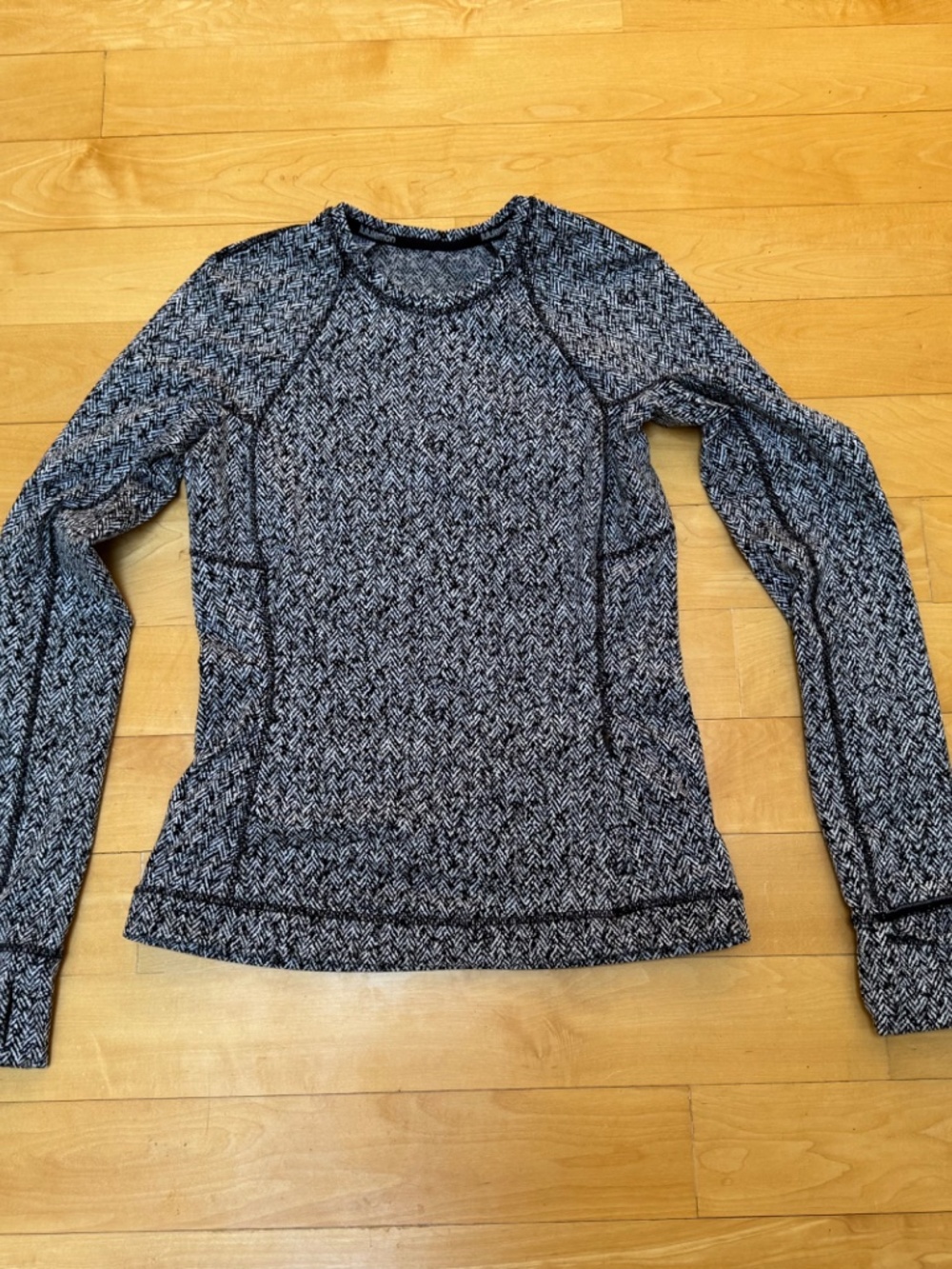 Lululemon 'Runderful' Women's Herringbone Long Sleeve  Top Sz. 4